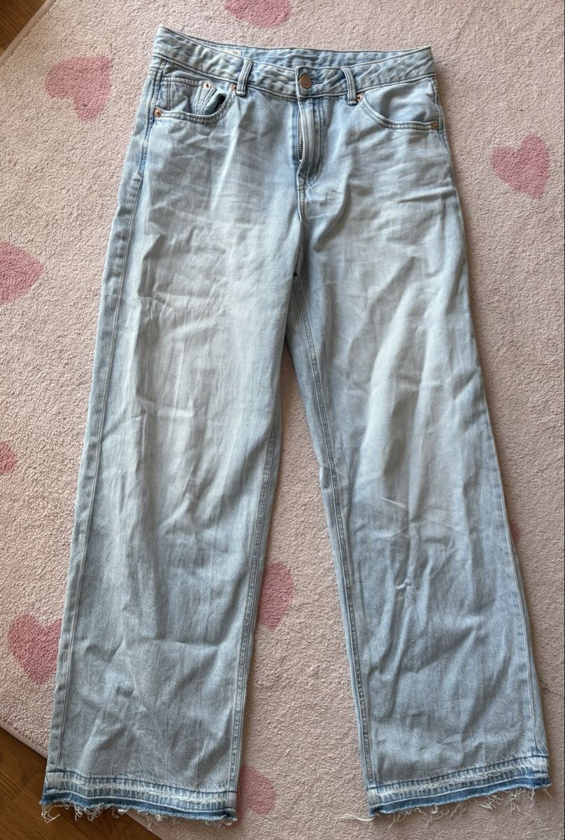 Stradivarius Jeans: Jeans Damen hellblau weit Bein Grösse 38 neu – Nuovo (secondo la descrizione) da Langenthal venduto da hih_sfd7 1