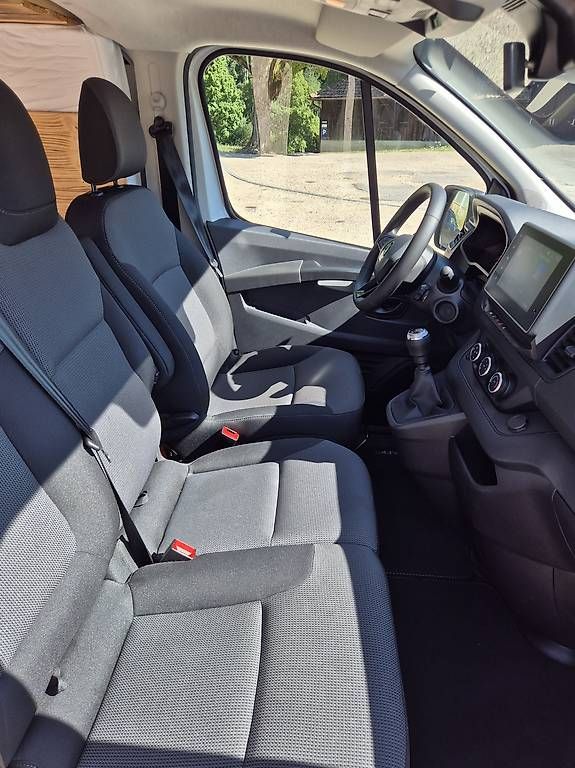 Véhicules utilitaires: Renault Trafic 2.0 Blue dCi 130 L2H1 – D'occasion à Moutier par obe_2dtd 2