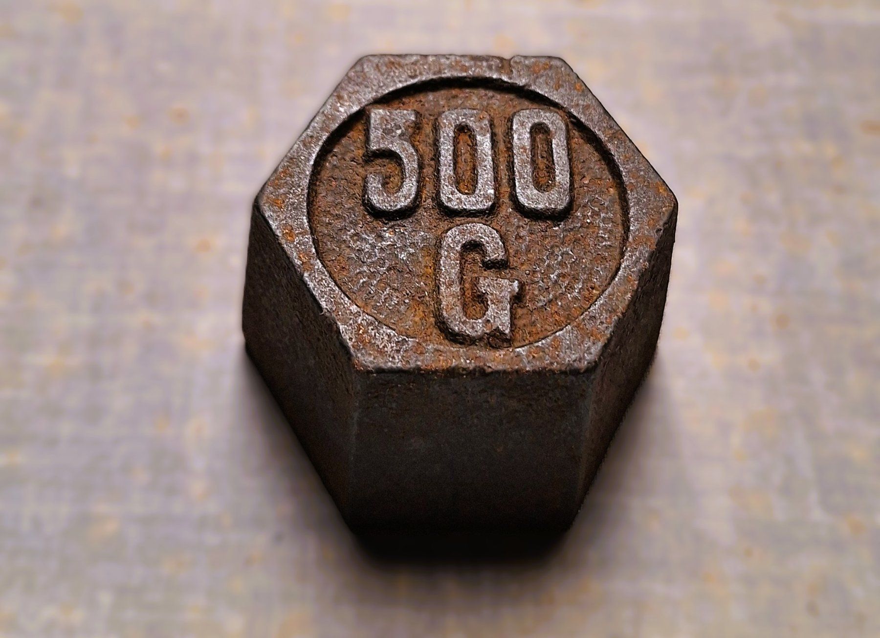 Bilance e pesi: Gewichtsstein 500 Gramm, antik, ab 1.- – Usato da Winterthur venduto da chvch