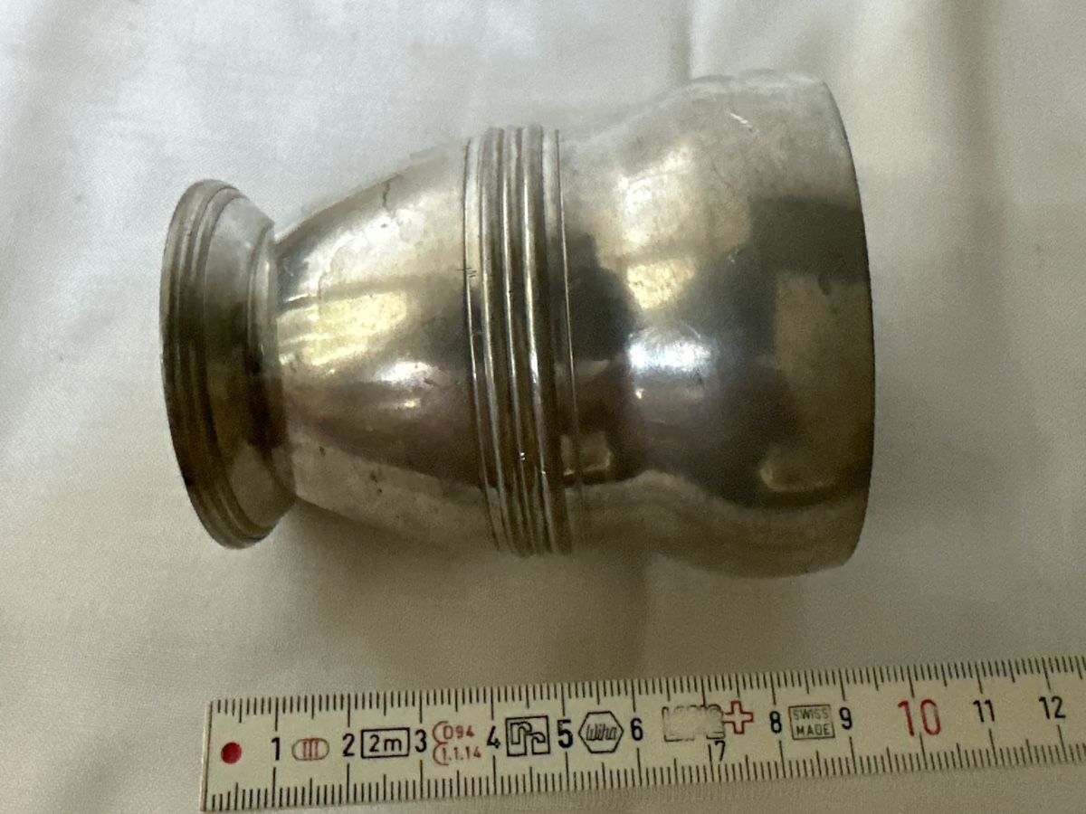 Altre raccolte & rarità: Zinnbecher mit Gravur MM, EO II 20.6.81 – Usato da Zürich venduto da Chaeffeler 4