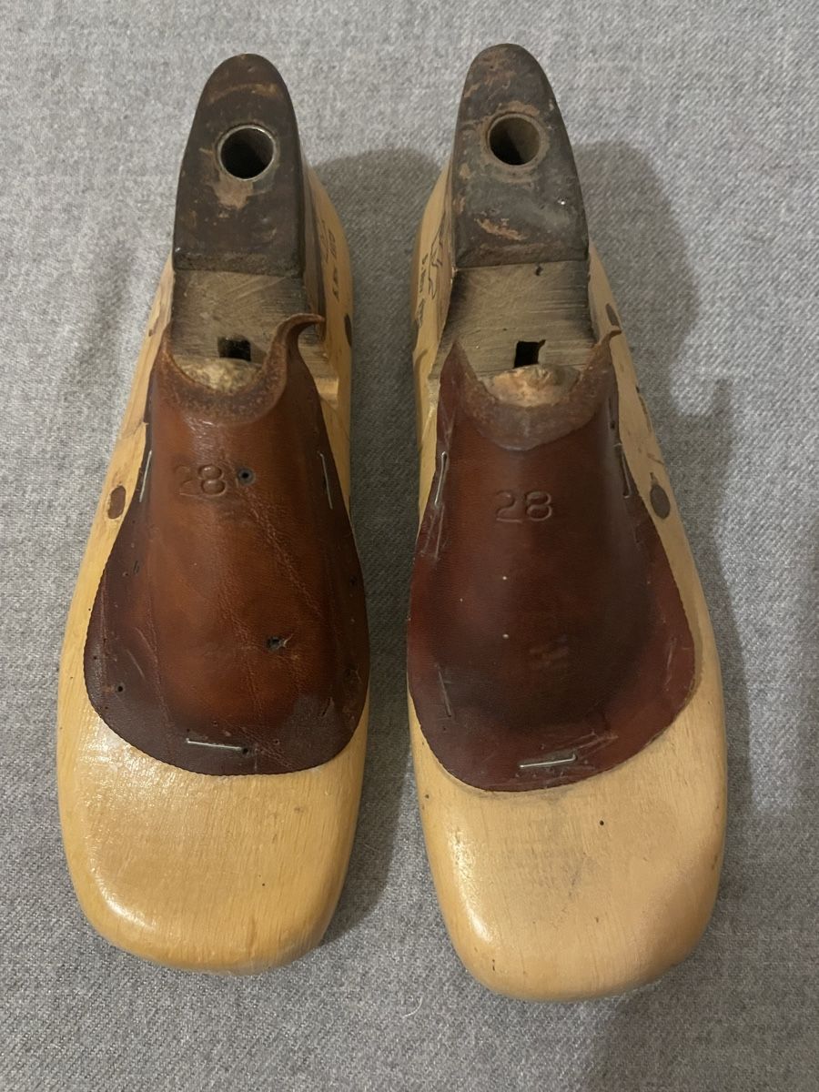 Scarpe per ragazzi: Antike Kinderschuhleisten 28 – Usato da Schaffhausen venduto da marakesch41
