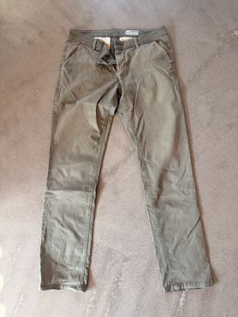  Hose Slim Fit Olivgrün Grösse W33 getragen