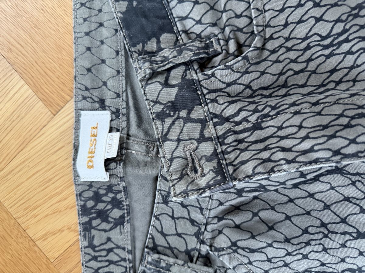 Diesel Pantaloni: Diesel Hose – Usato da Sennhof venduto da tom_zhf6 1