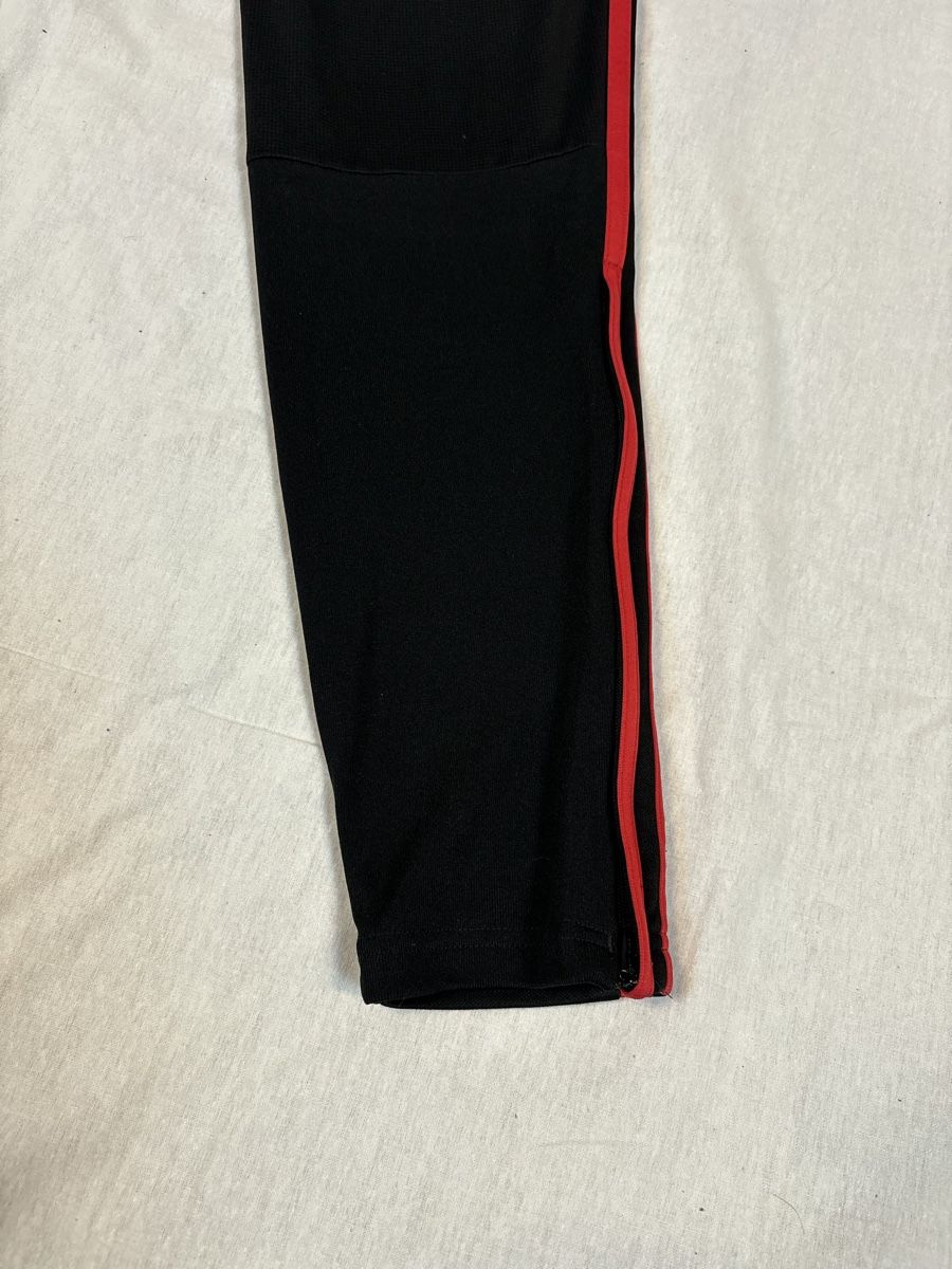 Adidas Pantaloni: Adidas Trainerhose Manchester United – Nuovo (secondo la descrizione) da Lindau venduto da KT_Vintage 5