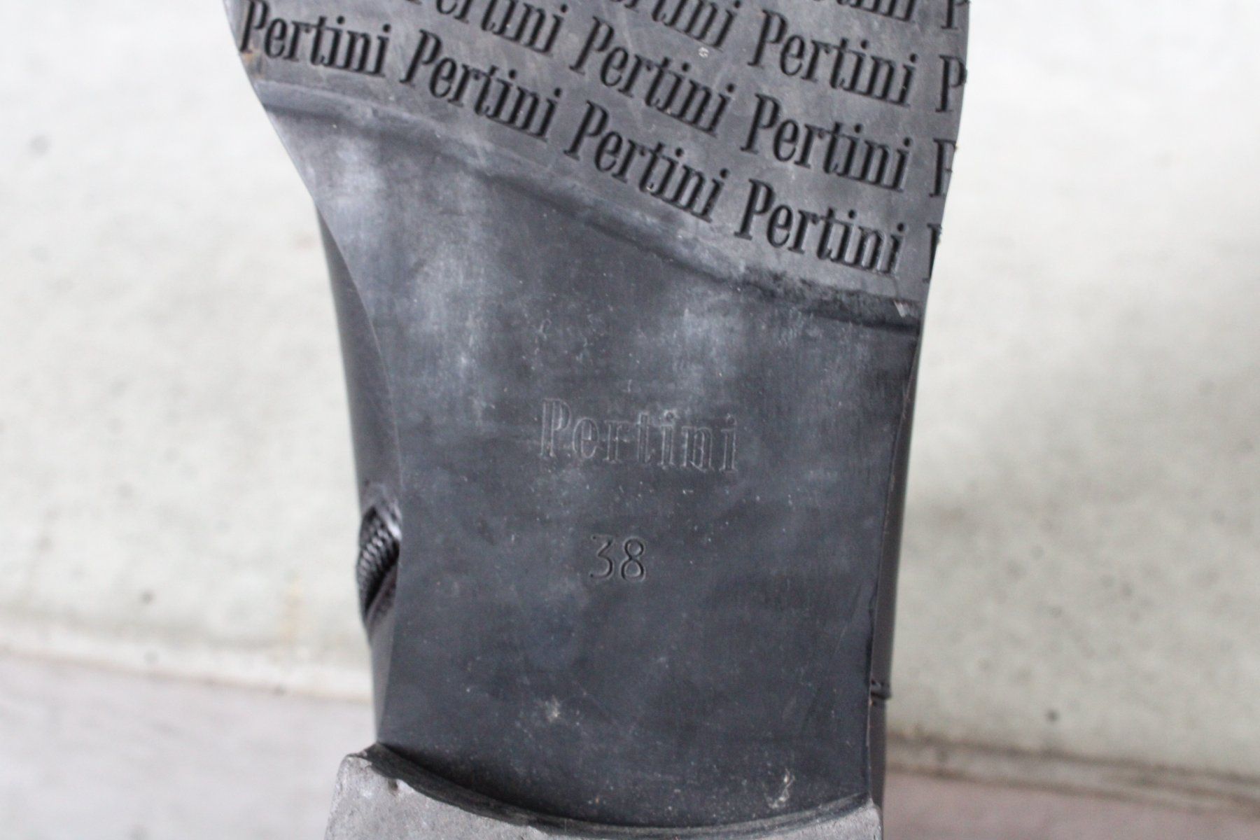 Navyboot Scarpe da donna: Pertini Leather Ankle Boots with Studs – Usato da St. Gallen venduto da look-twice 6