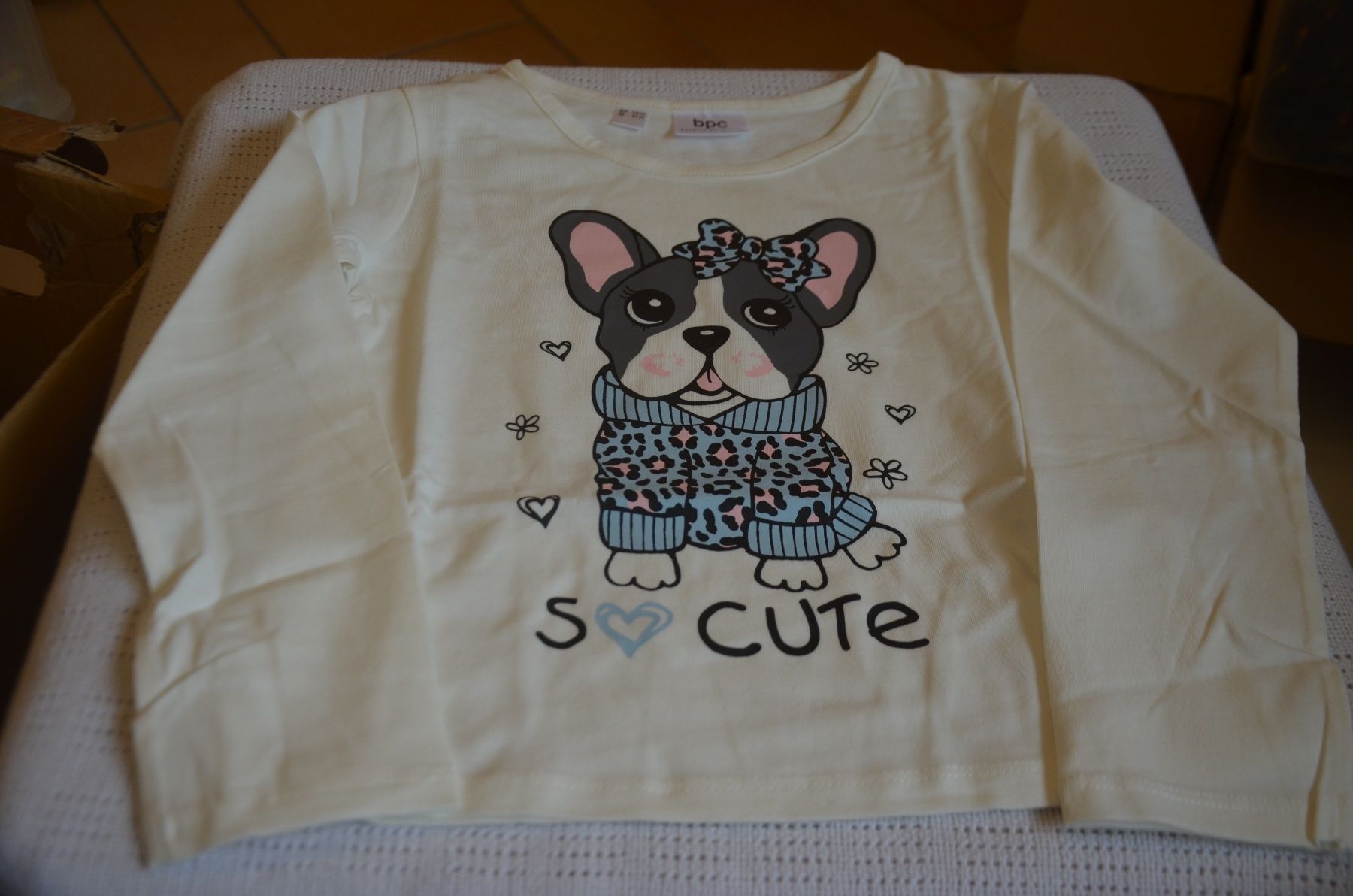 Maglioni & Felpe: TAILLE 116-122 - SWEATSHIRT NEU – Nuovo e nell'imballaggio originale da Chiasso venduto da Dolly015
