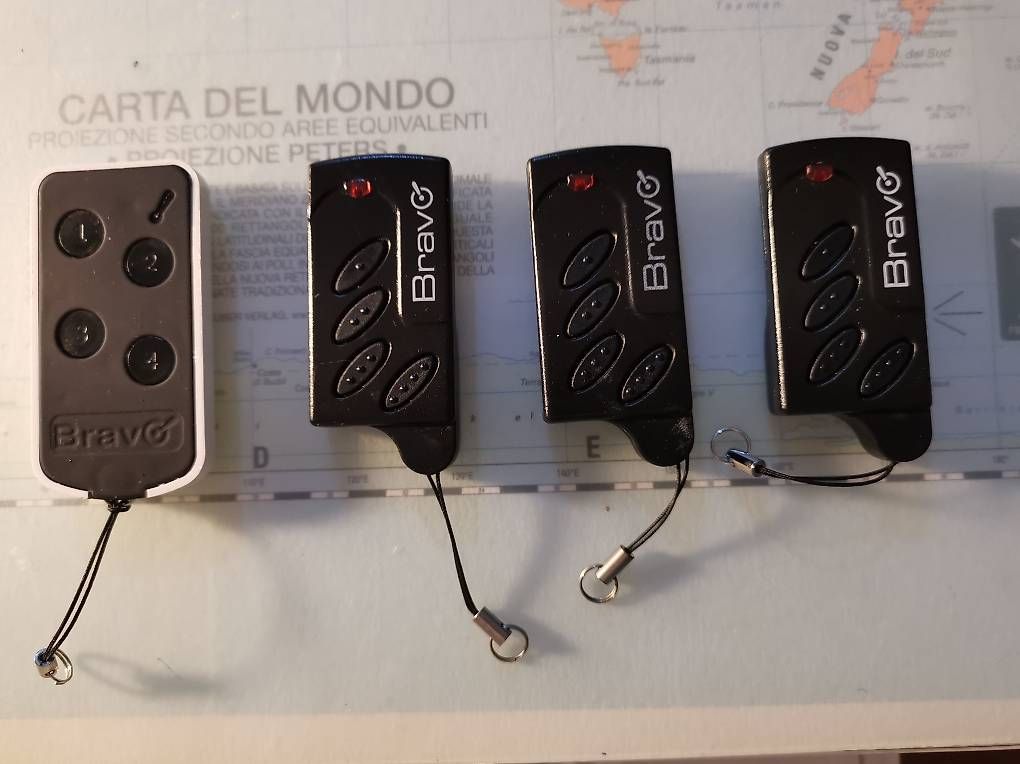 Telecomandi: Telecomando  – Usato da Balerna venduto da fri_9sqh