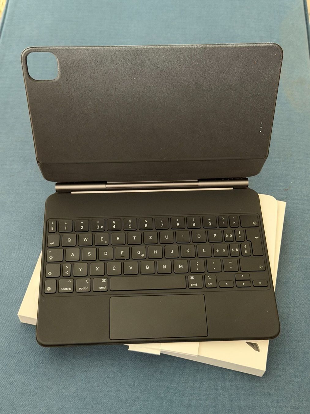 Apple Claviers: Magic Keyboard 11" iPad Pro (3. Generation) 2011 – D'occasion à Utzigen par patricksolver