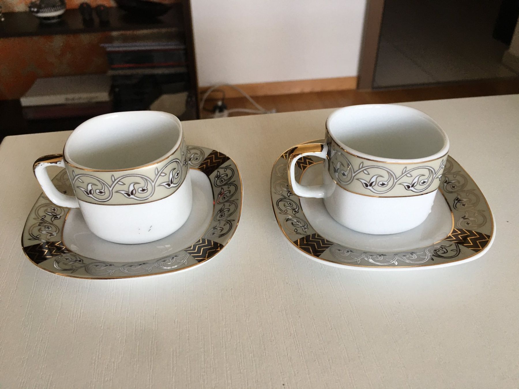 Tazze: 2 Espressotassen  weiss, grau, gold – Usato da Eich venduto da Jokove63