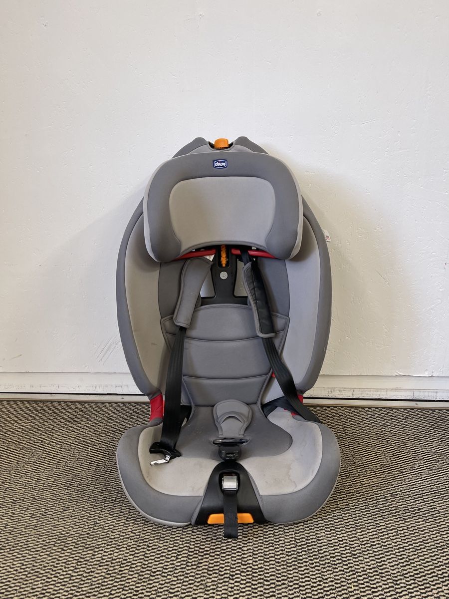 Chicco Seggiolini per auto: Chicco Kindersitz 9-36kg – Usato da Stans venduto da lion85