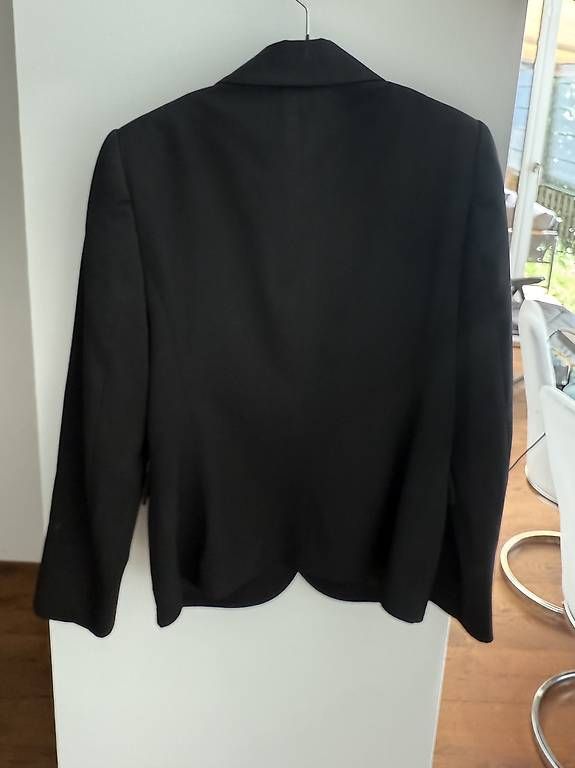 Salvatore Ferragamo Giacche: Salvatore Ferragamo black blazer 36/38EU – Nuovo (secondo la descrizione) da Zürich venduto da Vera_Ma 2