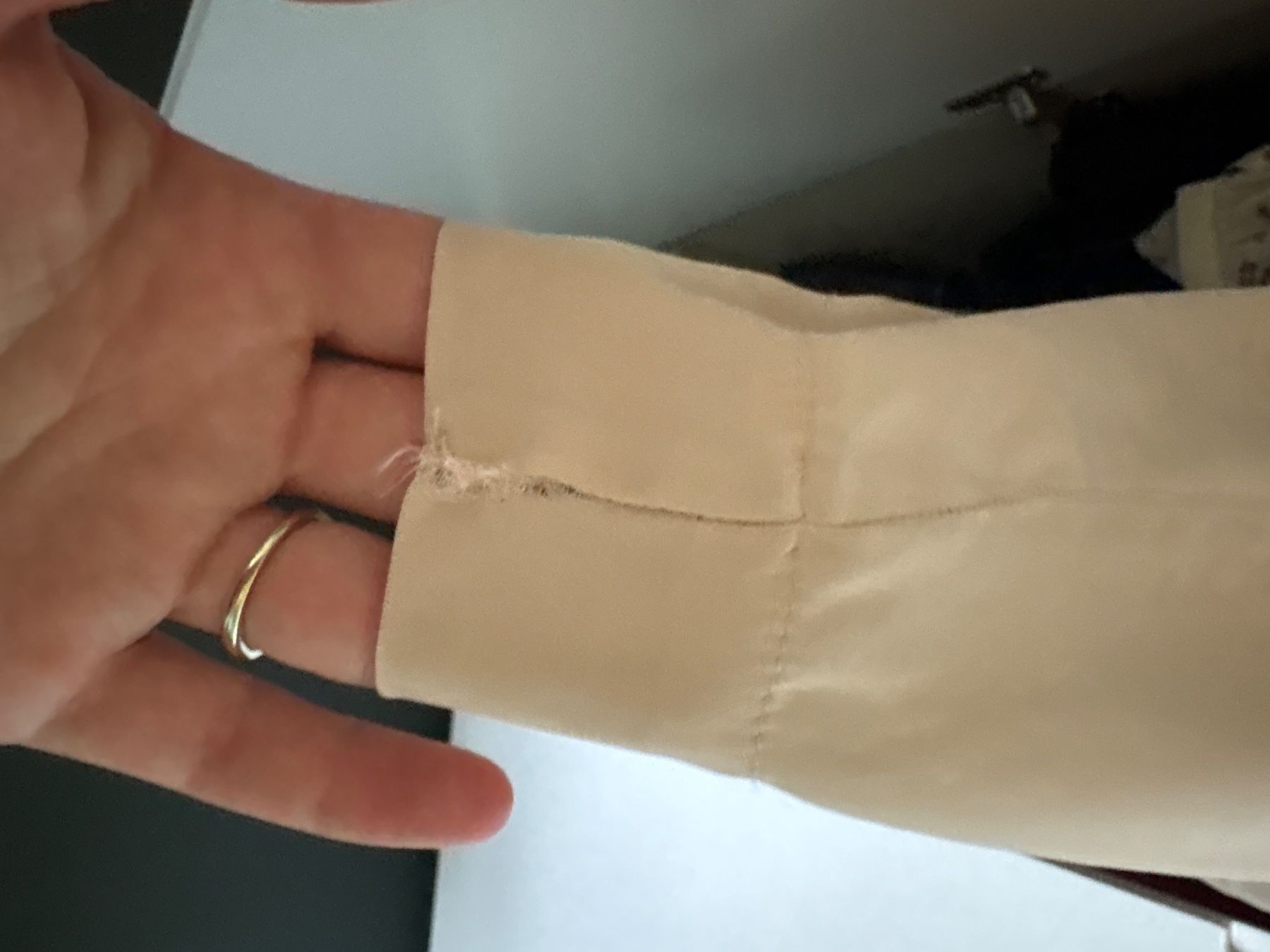 Sandro Vestiti: Robe Sandro – Usato da Lausanne venduto da Soins 4