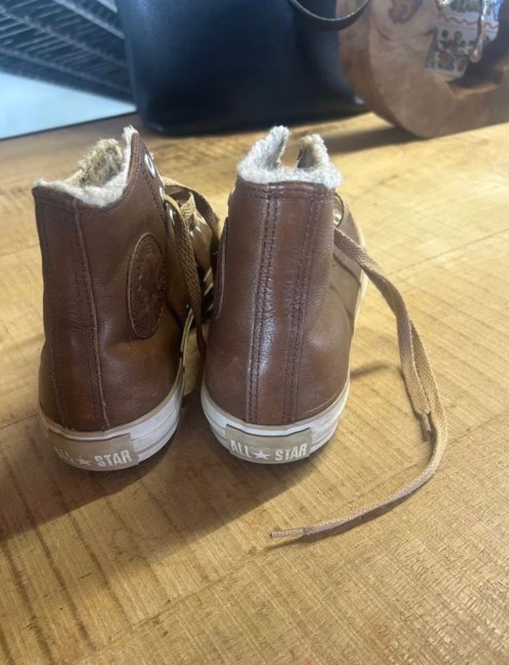 Converse Damenschuhe: Converses doublées – Gebraucht aus Val-d'Illiez von Dombou 1