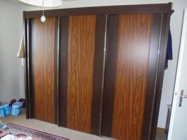 Grosser Schiebetürenschrank, viel Stauraum, ab 1 Fr
