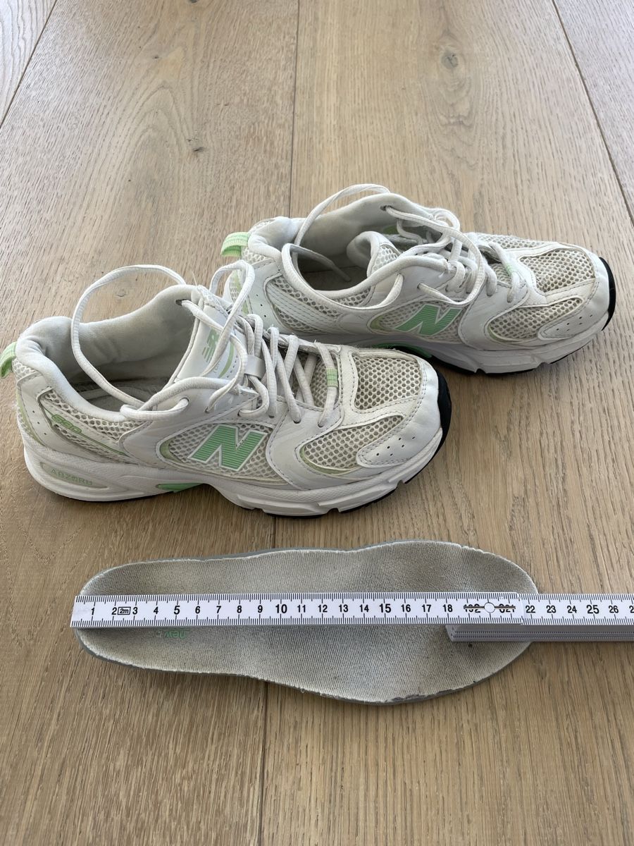 New Balance Scarpe per ragazze: Turnschuhe New Balance Mädchen Gr. 36 – Usato da Hohenrain venduto da Oters 1