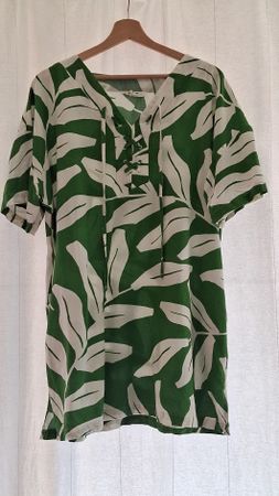 Neuwertiges Blusenkleid, sommerliches Oberteil