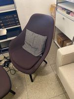 Muuto Design-Loungesessel mit Hocker dunkelviolett (1 Stk.)
