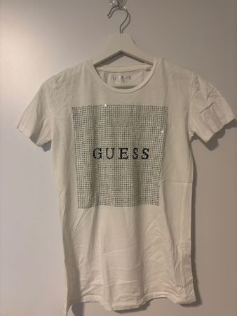 Guess T-Shirt