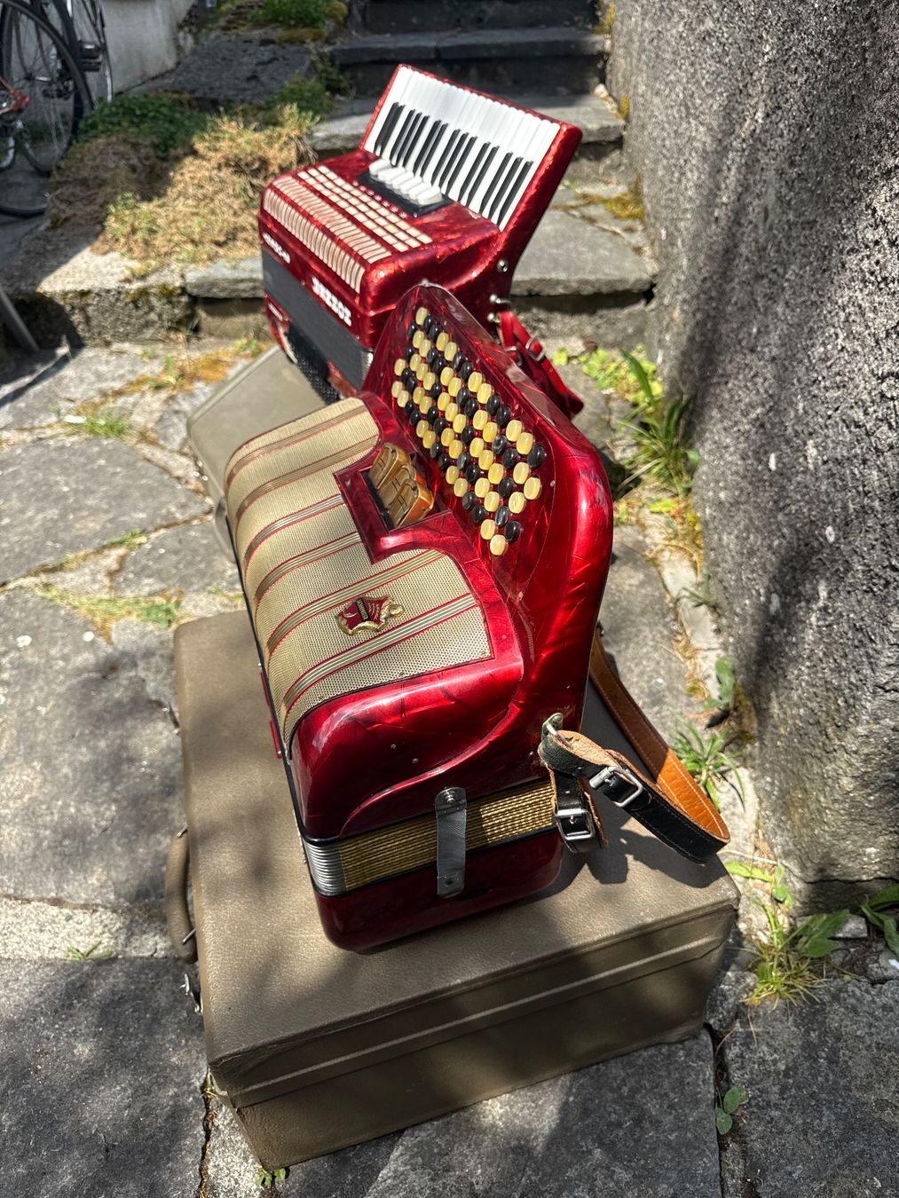 Strumenti musicali: Lot 2 accordéon HOHNER – Usato da St imier venduto da sav_bjf9 4