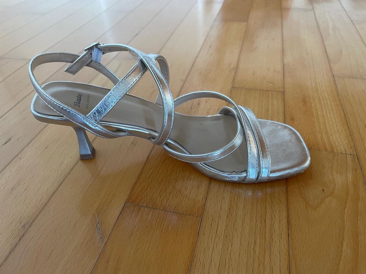 Scarpe da donna: Silber Ledersandaletten – Nuovo (secondo la descrizione) da Nebikon venduto da war_x9bh 1