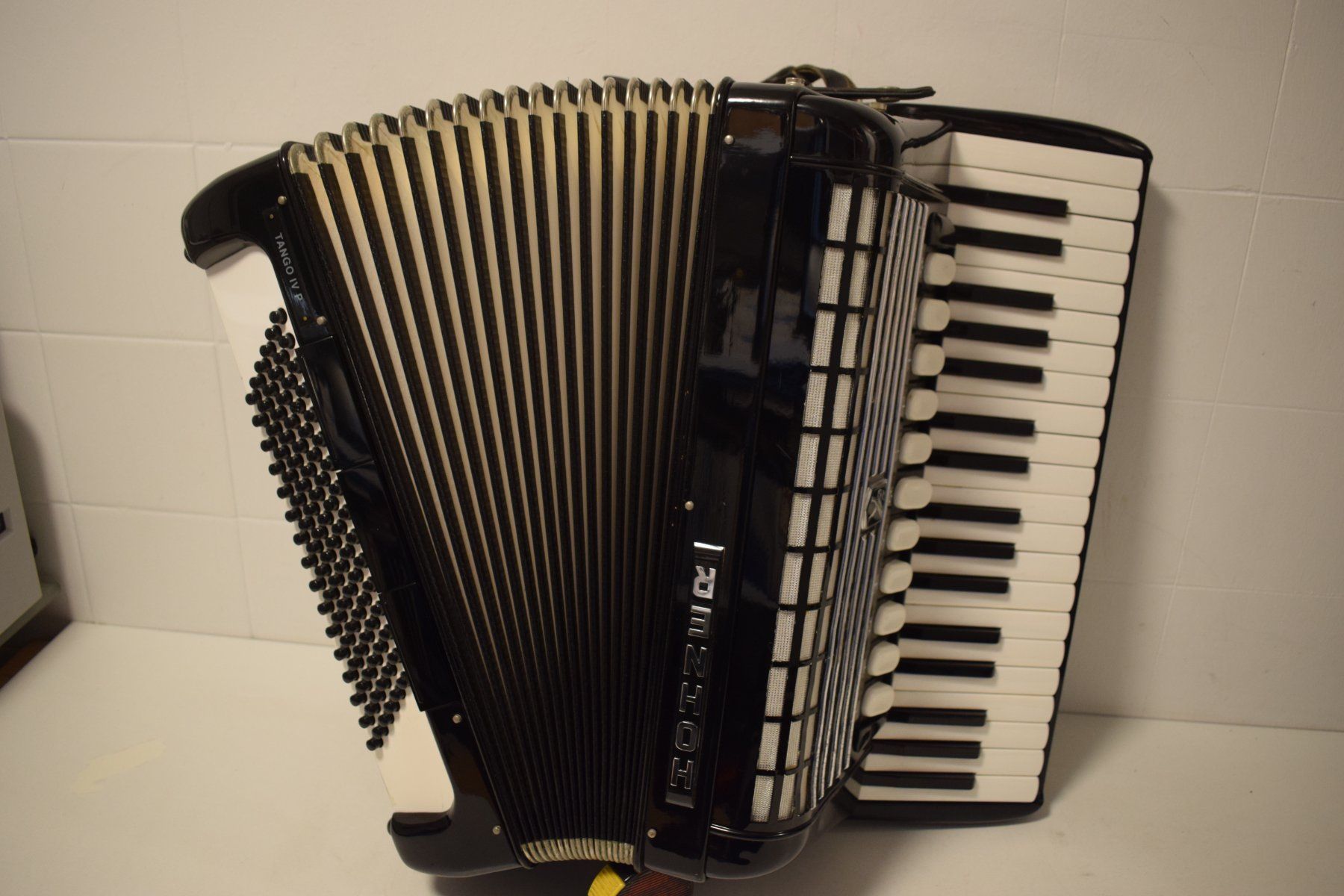 Hohner Strumenti musicali: Akkordeon chromatisch Hohner Tango IV P – Usato da Zürich venduto da baumusik 9