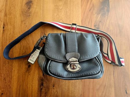 Umhänge Damenhandtasche J & J NEU