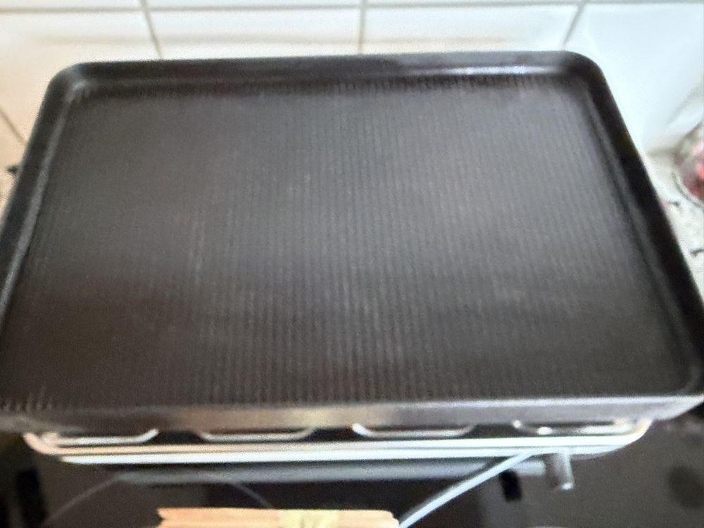 Sigg Raclette-Grill weiss mit Pfännchen und Holzschaber (Gebraucht) in ...