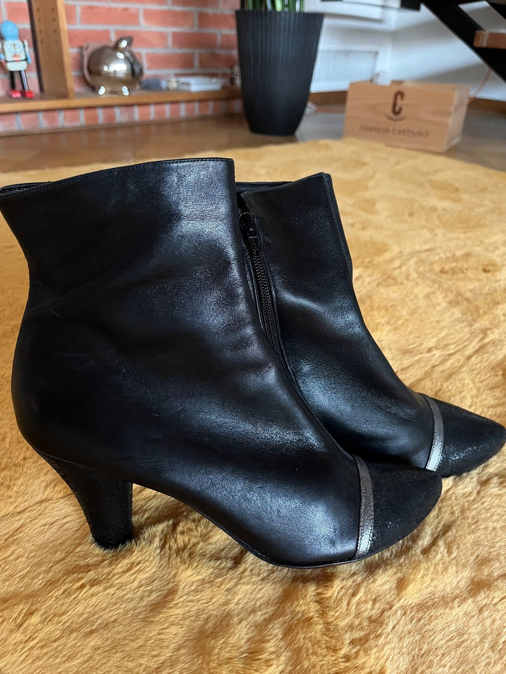 Scarpe da donna: Stiefeletten Grösse 39.5 (Chie Mihara) – Usato da Lohn-Ammannsegg venduto da nad_nzl8