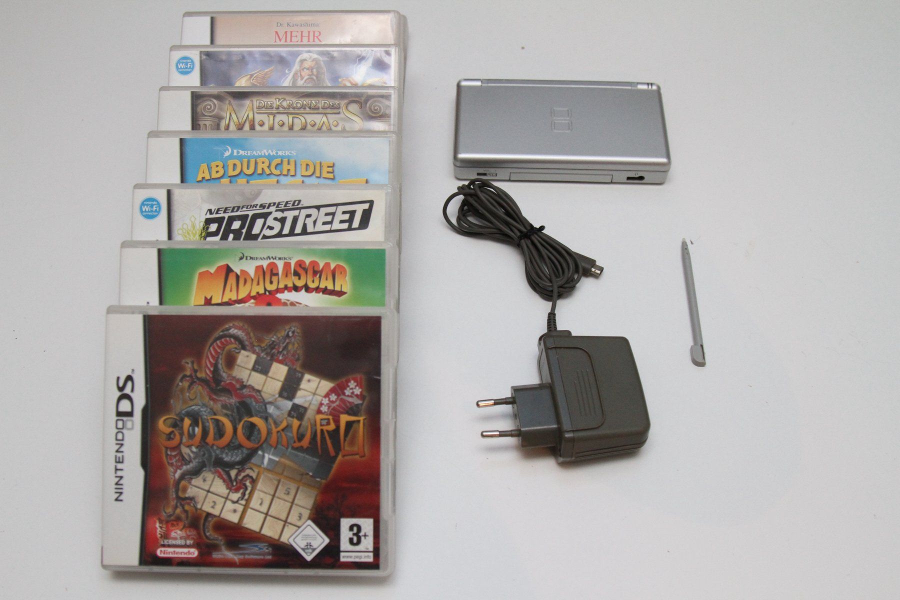 Nintendo Console: Nintendo DS lite mit Spielen – Usato da Basel venduto da camelot99