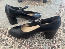 Clarks Riemchen-Pumps, schwarz, Gr. 39, nie getragen