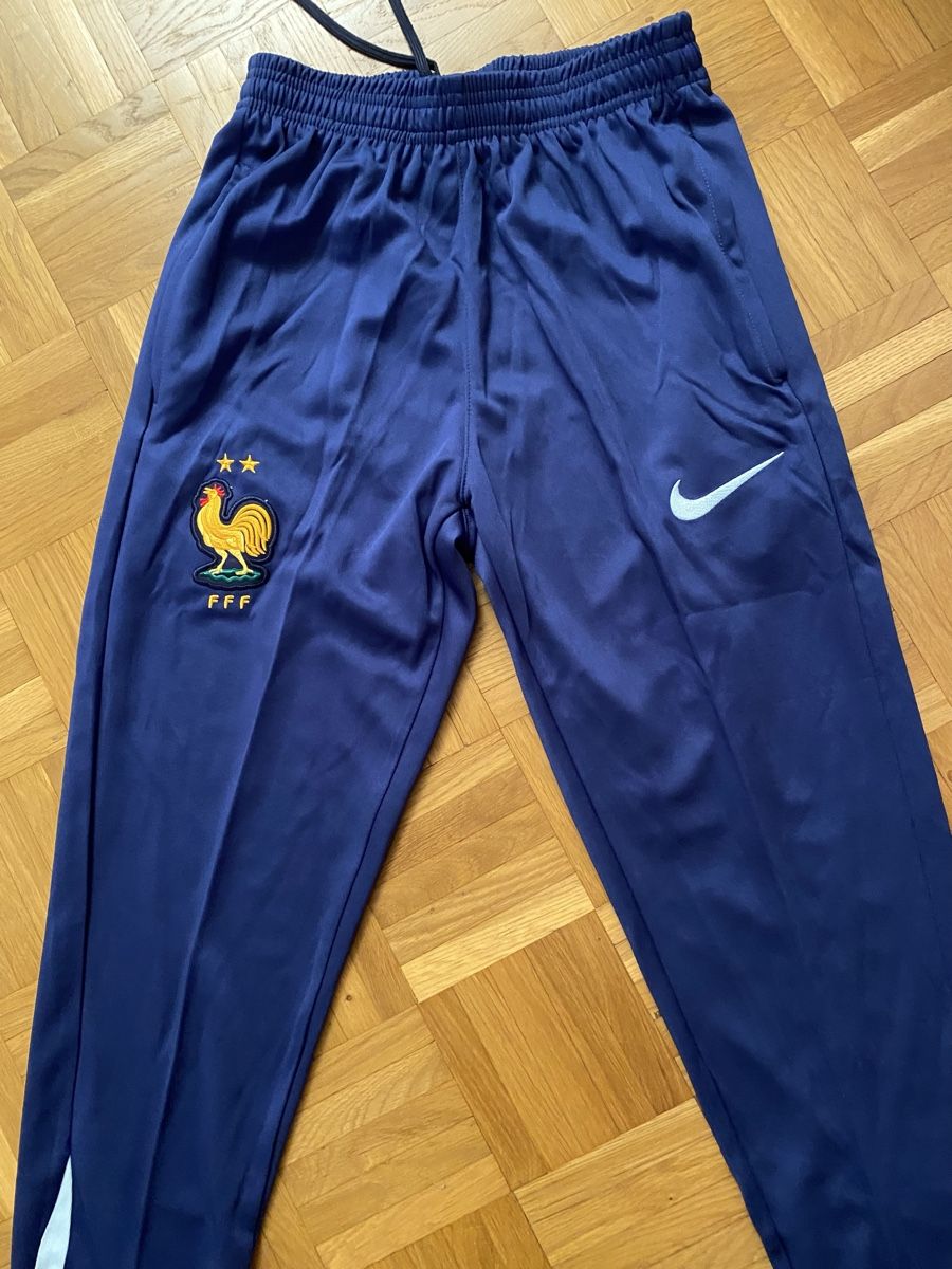 Nike Pantaloni: Trainingshose von Nike – Usato da Reinach BL venduto da Passionata