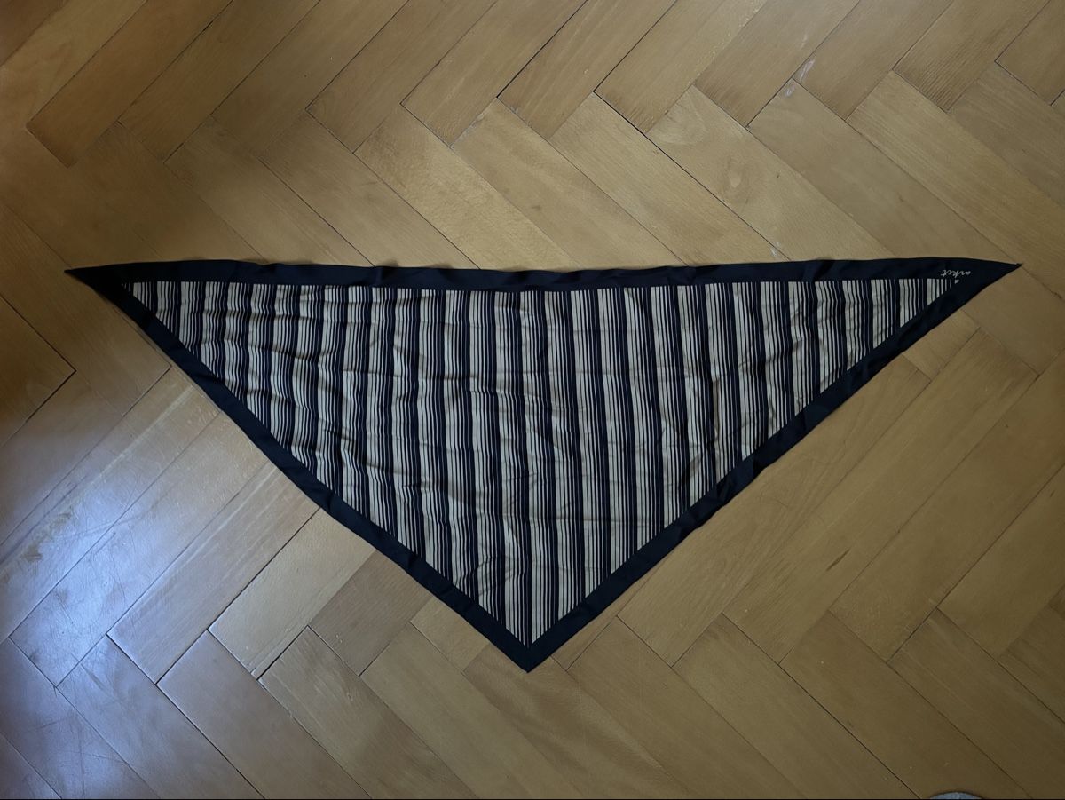Foulard & Sciarpe: Arket Foulard – Usato da Zürich venduto da vsro