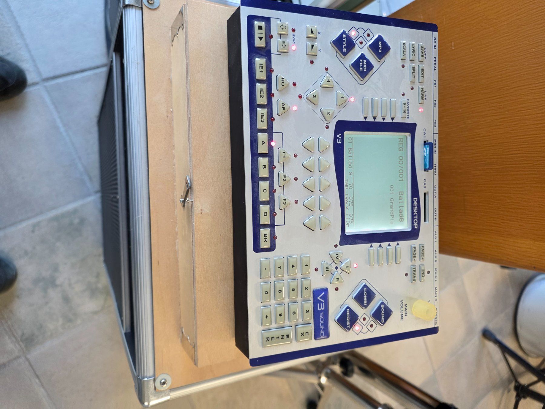 Musikinstrumente: Limex VB3 Desktop Soundexpander – Gebraucht aus Rotkreuz von Kellermusik