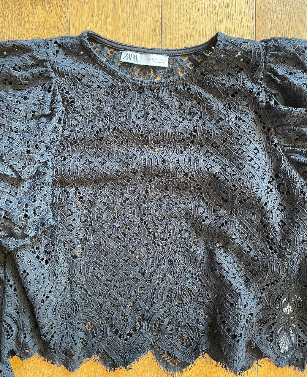 Zara Chemisiers: ZARA Black Lace Blouse, Size S, cotton – D'occasion à Crans VD par RM0709 1