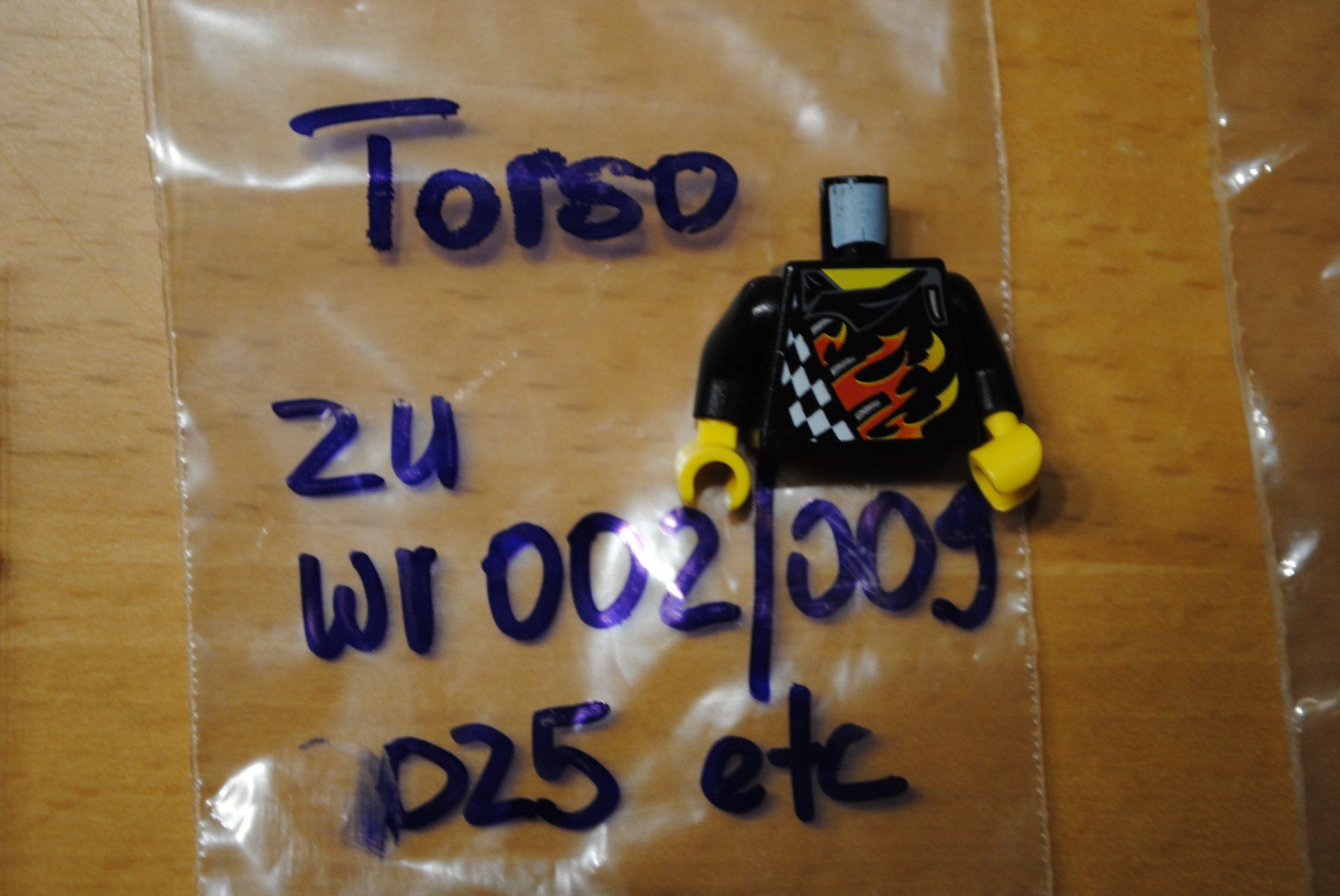 Lego Kit di costruzioni: Lego-Figur  nur Einzelteile zu Rennfahrer  /B22 – Usato da St. Gallen venduto da Bisaknosp 1