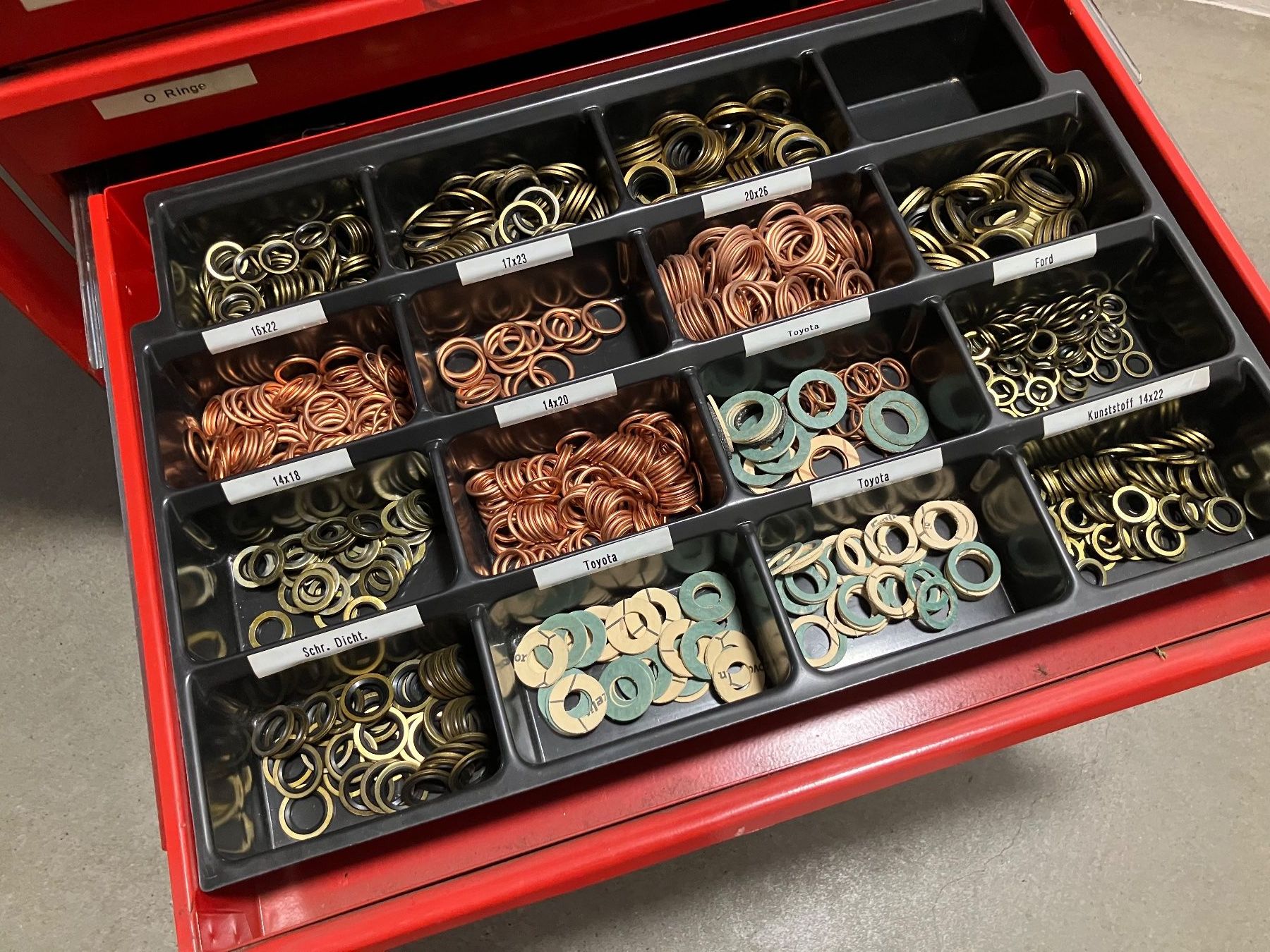 Würth Tous les outils: Elektro Werkstattwagen – D'occasion à Aarberg par Kia51 3
