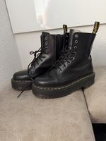 Schwarze Schnürboots mit Plateau DR. Martens
