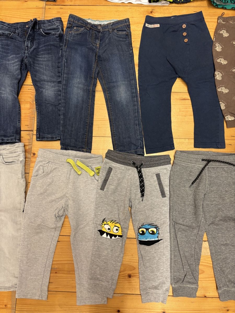 Lotti & Set di vestiti: Kleiderpaket Jungs, Grösse 98 – Usato da Büren an der Aare venduto da Nikito2001 5