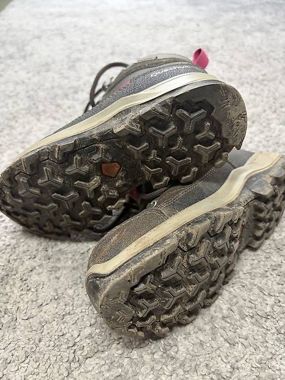 Scarpe per ragazzi: Kinder Wanderschuhe Decathlon (Quechua) EU 31 ? robust – Usato da Bern venduto da ZwahlenM 1