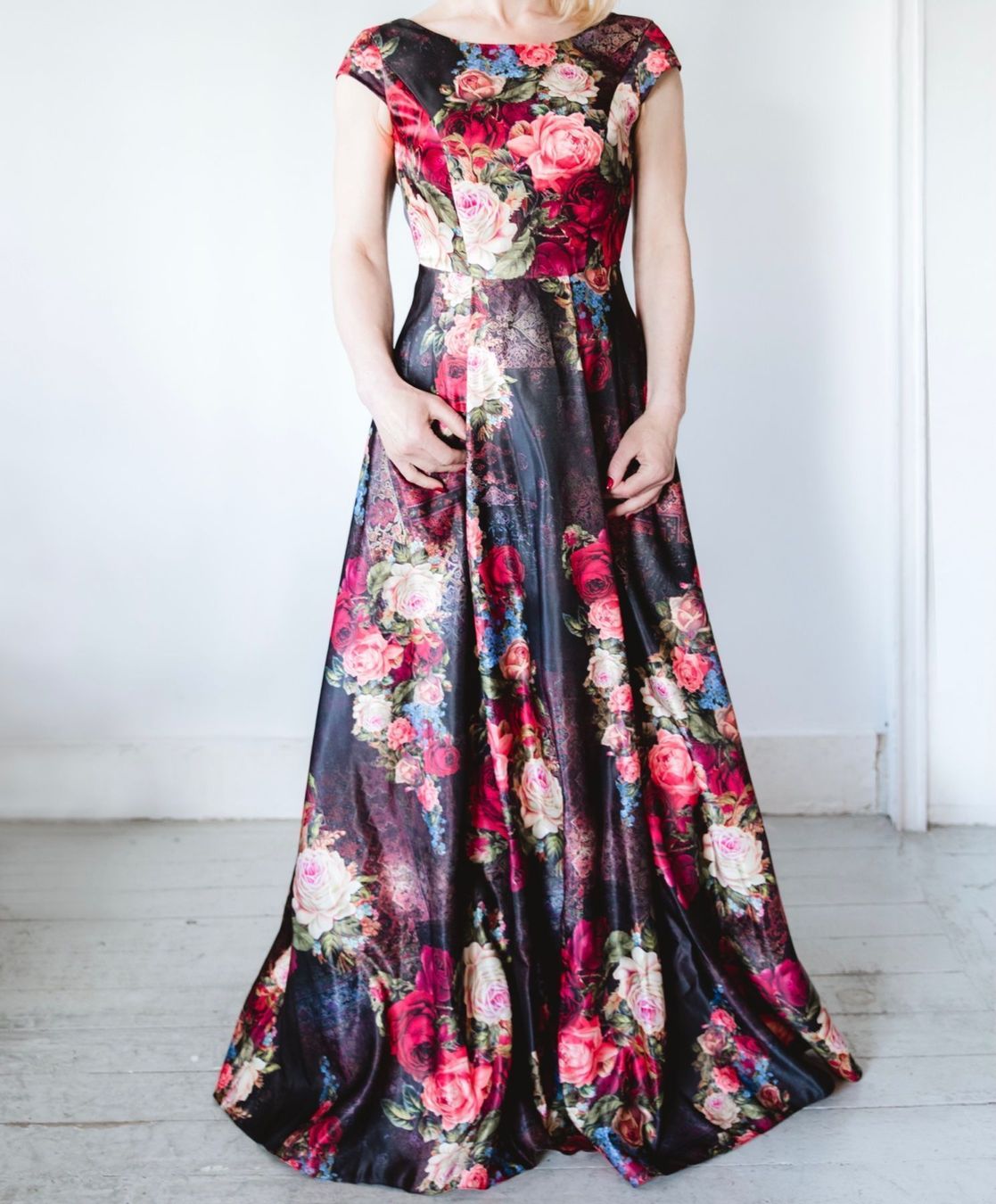 Vestiti: Robe de soirée satinée – Nuovo e nell'imballaggio originale da Genève venduto da Annilu