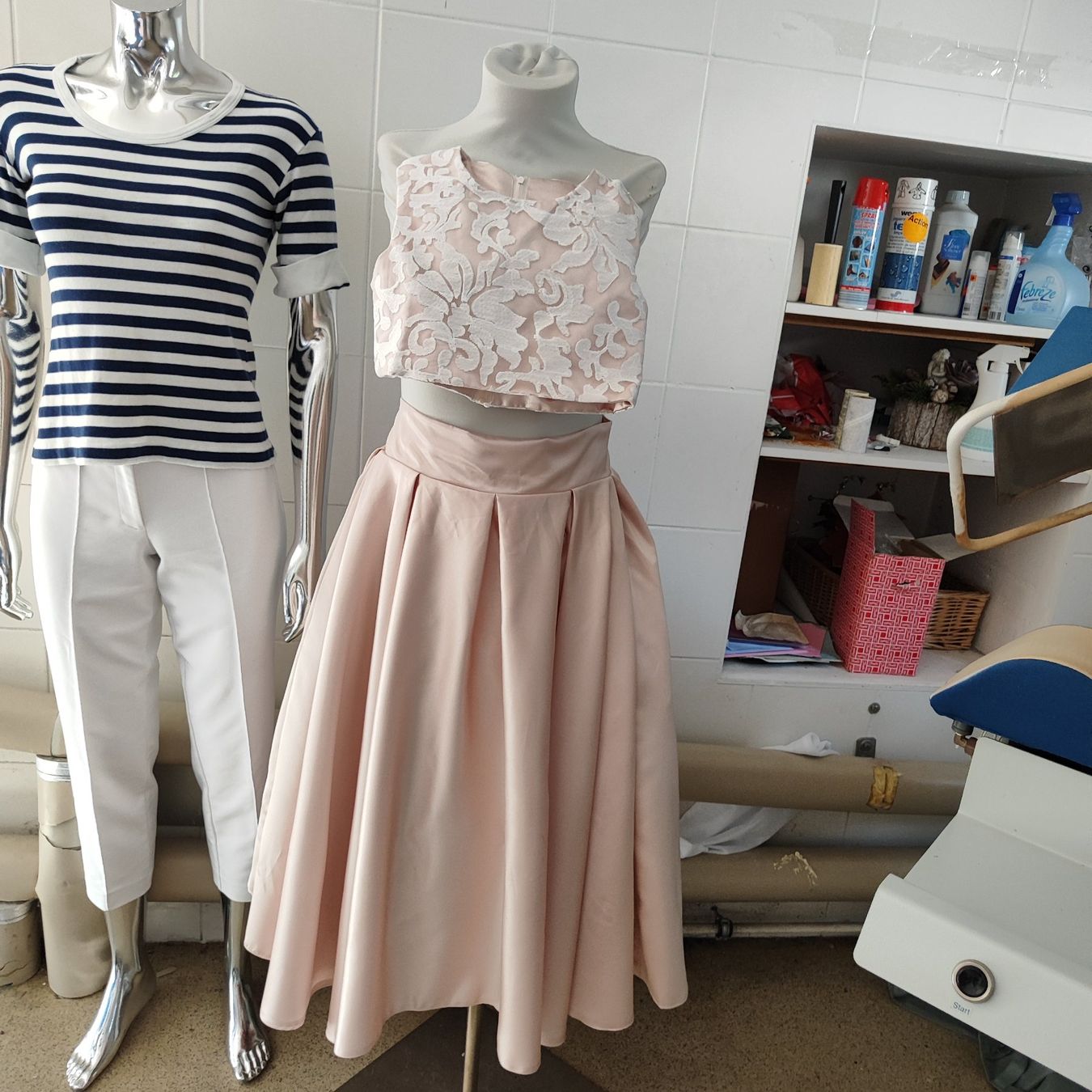 Vestiti & Gonne: Traumhafte Festkleid – Nuovo e nell'imballaggio originale da Langnau am Albis venduto da Judithsebi 6