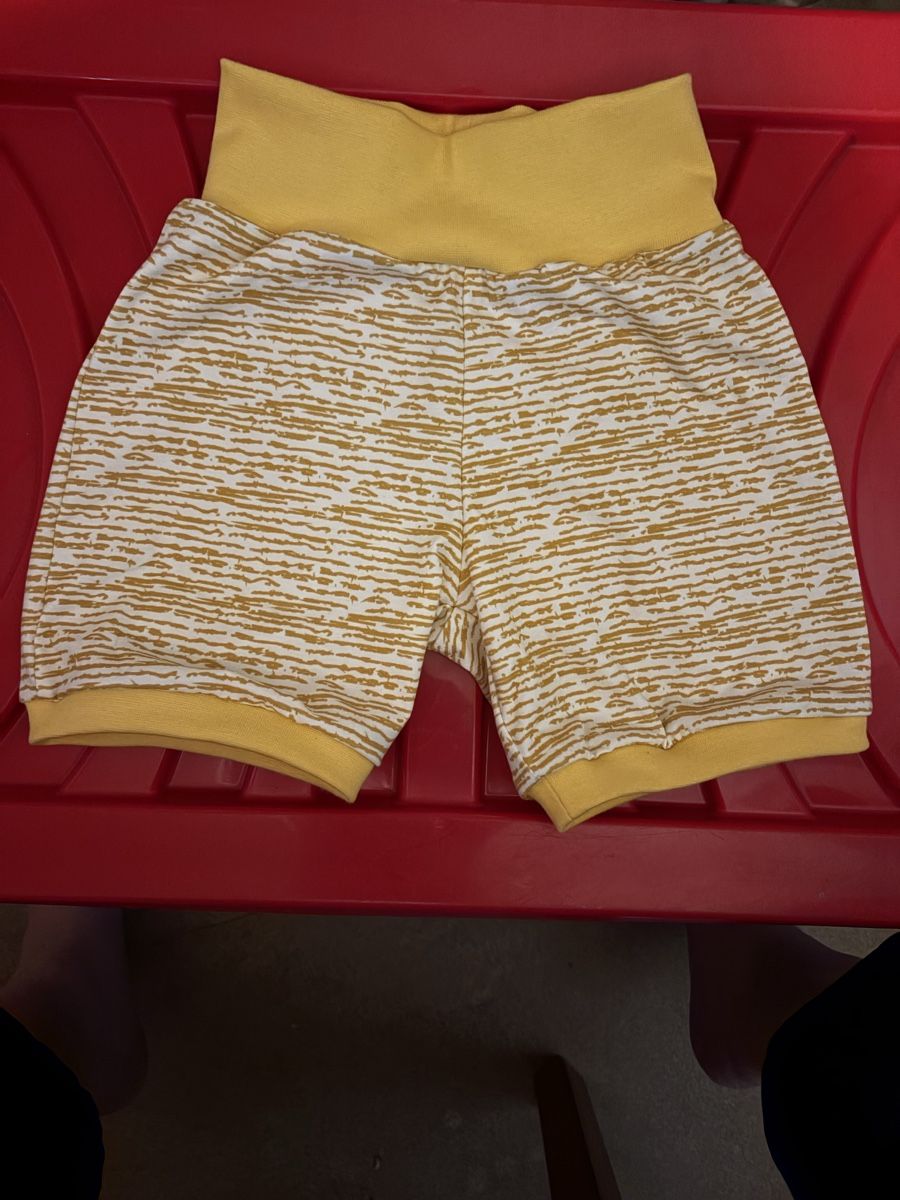 Pantaloni: Neue Handmade Pumphose kurz 110/116 – Nuovo e nell'imballaggio originale da Latterbach venduto da eselin23