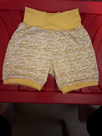 Neue Handmade Pumphose kurz 110/116
