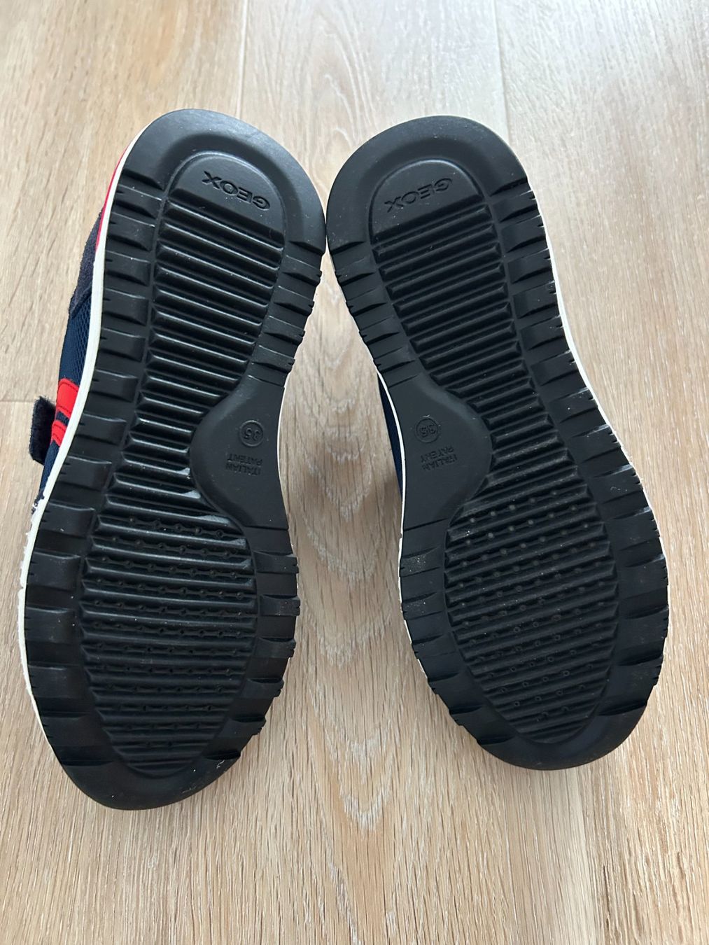 Geox Scarpe per ragazzi: Sneaker Marke "Geox" Grösse 35 – Nuovo (secondo la descrizione) da Zumikon venduto da meter03 3