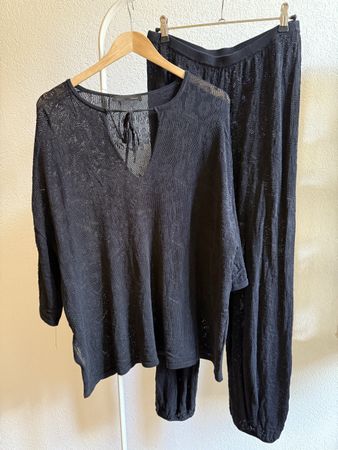 Ensemble top oversize et pantalon maille fleurs Zara, t.36/S