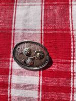 Wunderschöne Handaarbeit Brosche oval silberfarben 