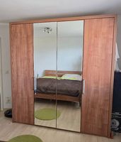 Schlafzimmer sehr gut erhalten