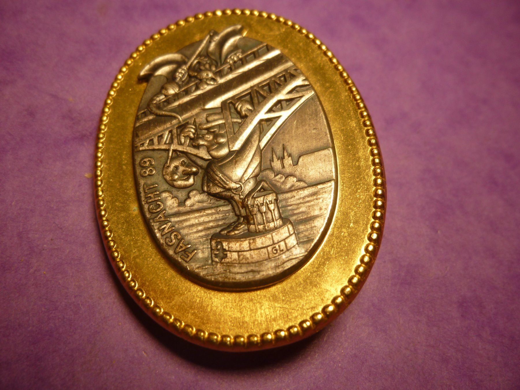 Placchette & Badge: BASEL 1989 GOLD – Usato da Ried (Muotathal) venduto da Mandarin02