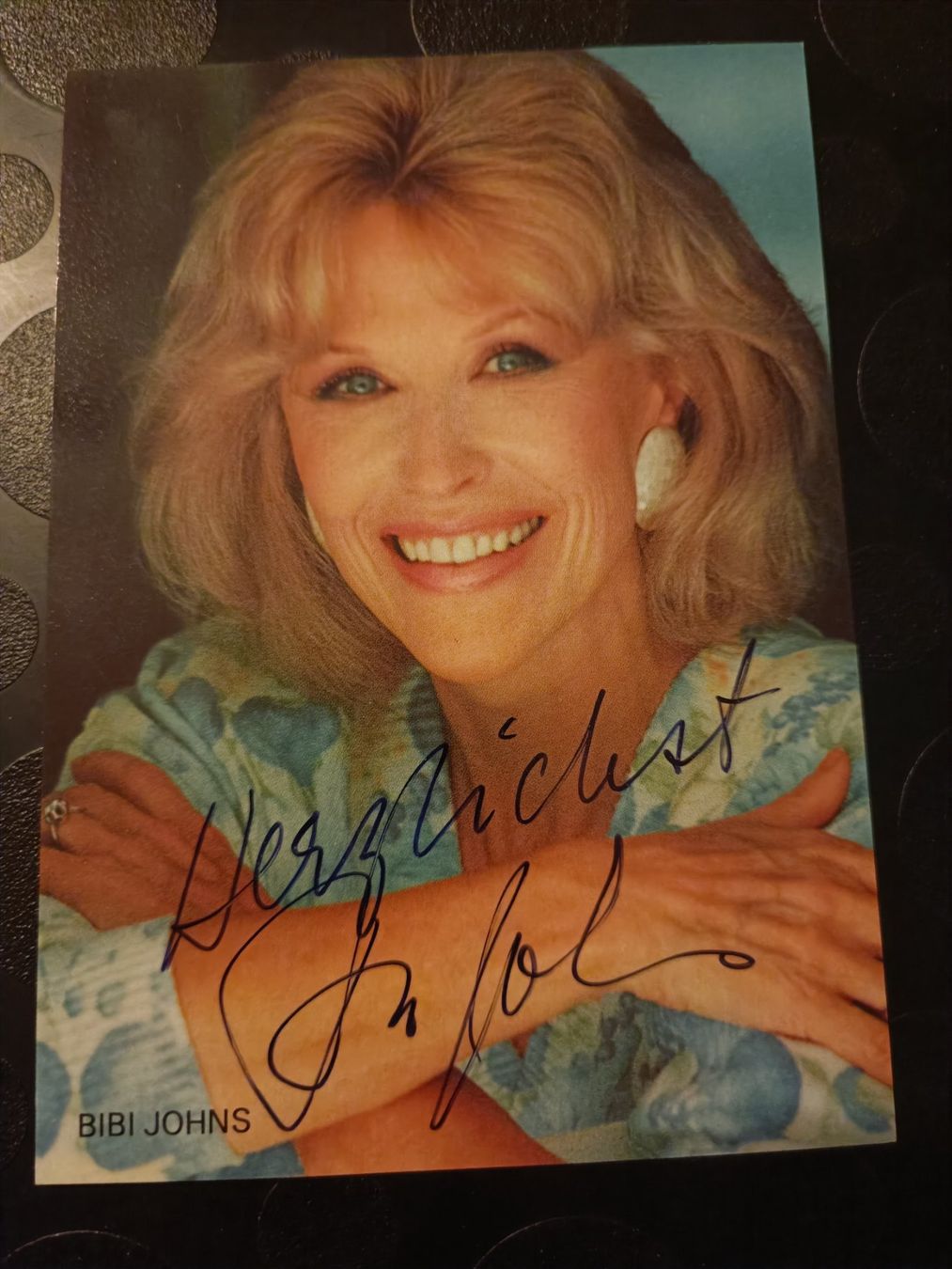 Autografi: Bibi Jones - handsignierte Autogrammkarte – Usato da Menziken venduto da Artographs