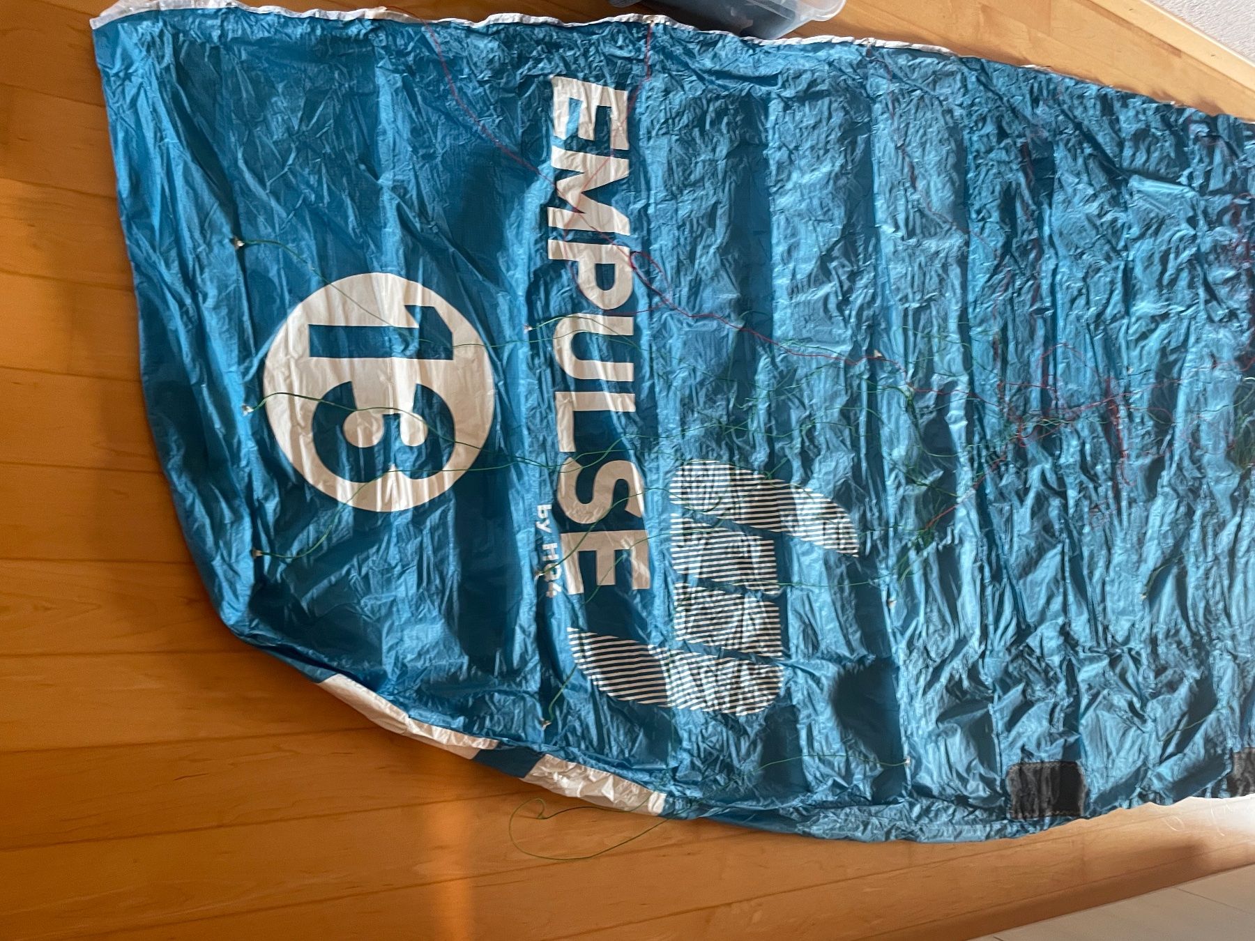 Aquilone: Hq4 Foilkite Hybridmatte Snowkite – Usato da Römerswil LU venduto da Ivo771 2